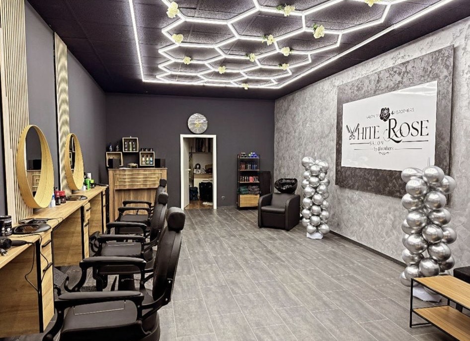 Premium Salon-Ausbau — White Rose by 4 Brothers